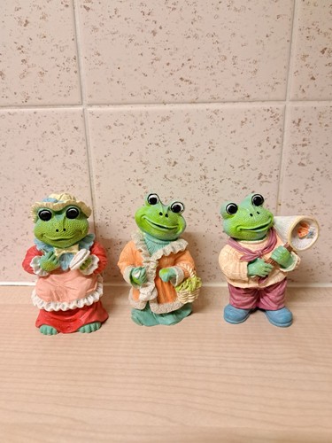 Crematic collecable frog - collecable,