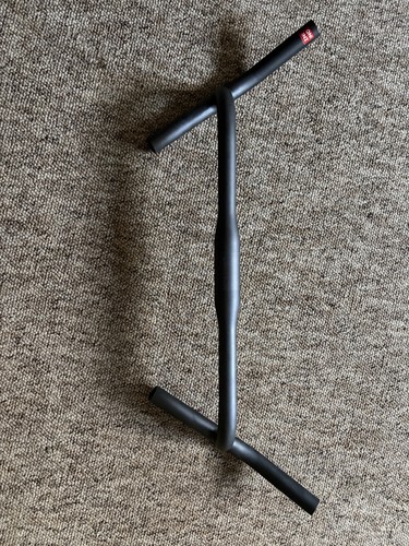 Carbon gravel bike - carbon, handlebar