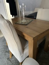 Solid Oak Extending Dining Table with Four Chairs In Good Condition