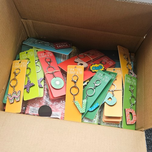 Job lot 101 keyring key - of,
