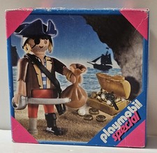 PLAYMOBIL PIRATE WITH TREASURE