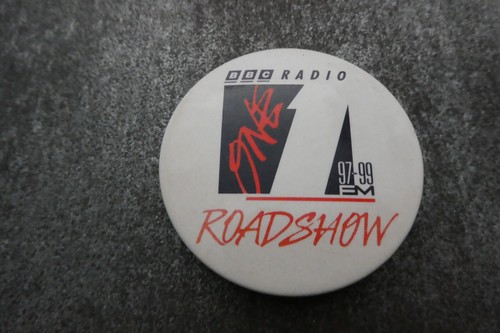 Bbc radio roadshow pin badge - radio, 1