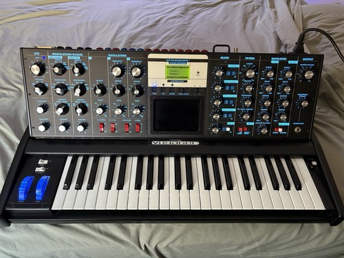 Minimoog voyager electric blue - minimoog,