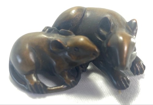 Wooden netsuke baby mouse - baby,