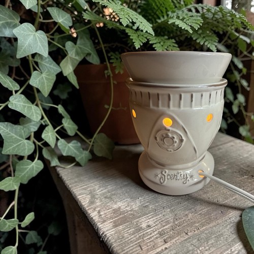 Scentsy hampton retired - scentsy,