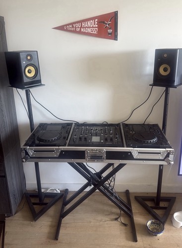 Set cdjs mixer - up,