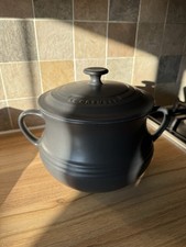 Le Creuset Matte Charcoal/grey/black 3.8L Large bean Pot