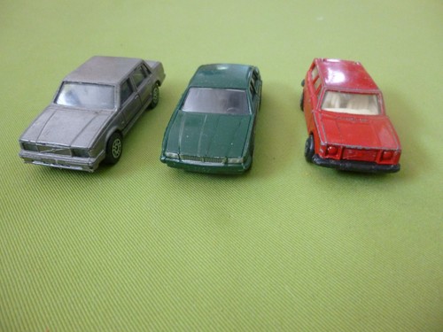 Corgi small volvo - 3x,,