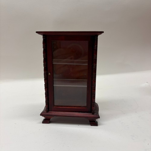 12th scale dolls house - 1:12th,