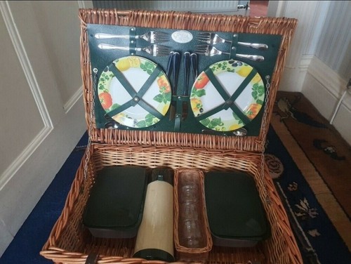 Luxury picnic basket - picnic,
