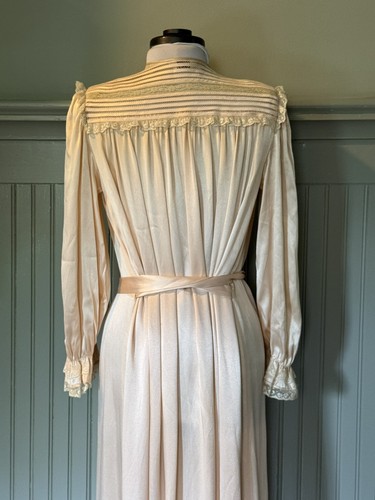 Antique vintage 1940s - antique,