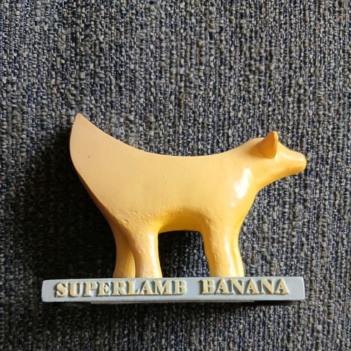 Superlambanana ceramic - -,
