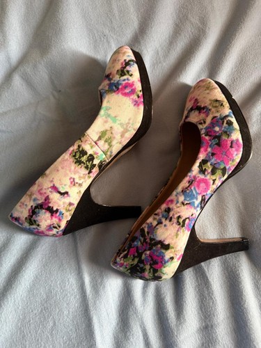 Jade brand floral - floral, lady
