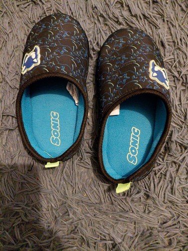Sonic boys size - 1, slippers