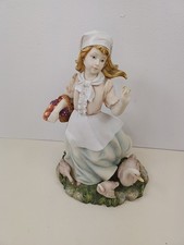 Regency fine arts model 'off to market' Large figurine