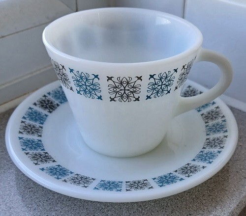 Pyrex chelsea cup saucer - pyrex, &