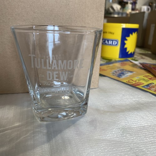 Tullamore dew irish whiskey - dew,