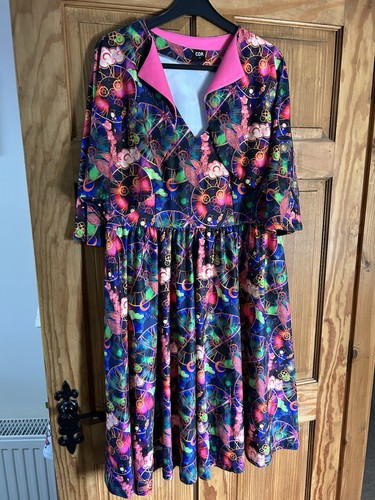 Carolina dress room - carolina,