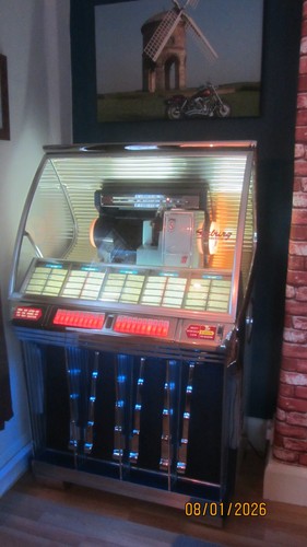 Seeburg hf100r vinyl jukebox - seeburg,