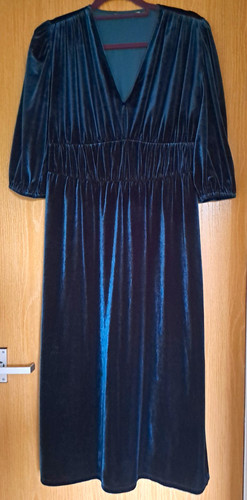 Ladies neck puff sleeved - v,