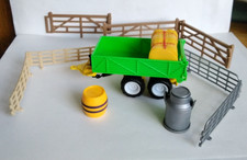 SIKU STYLE REAR TIPPING TRAILER SIMILAR 2552  HAY BALE BARREL  FENCES MILK CHURN