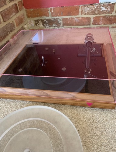 Pink triangle turntable comes - turntable,