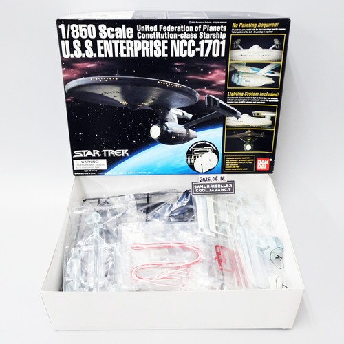 Bandai star trek 850 - star,
