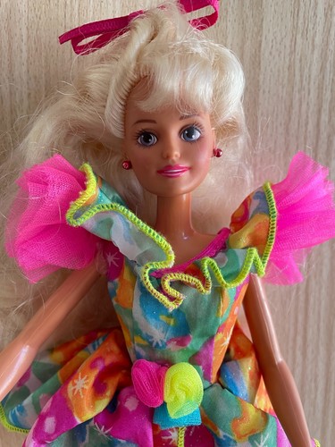 Sindy vintage doll - doll, in