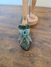 Kensington Giftware Resin