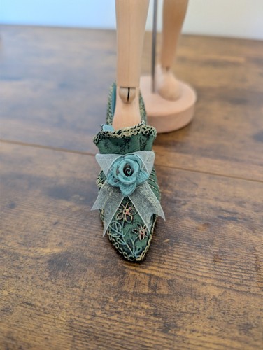 Kensington giftware resin - giftware,