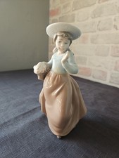  NAO Lladro Porcelain  'Girl