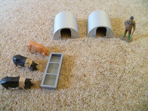 Britains farm pigs pig arc - britains,