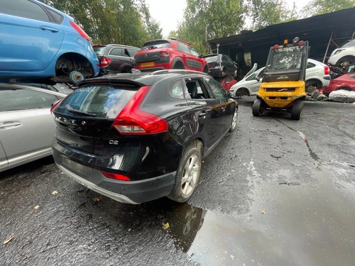 Volvo v40 cross country - v40,