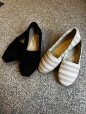 Flat Canvas Shoes Size 5 (2 Pairs)
