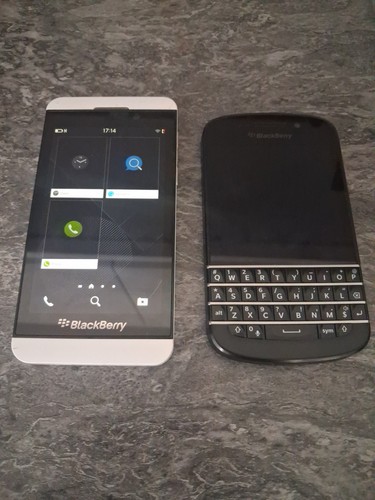 Lot blackberry phones - of,