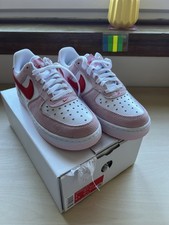 Nike Air Force 1 07 QS Love