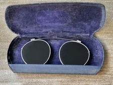 Unknown Vintage Brand Clip-On