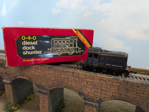 Hornby r253 dockyard diesel - hornby,