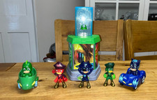 Pj Masks tower and vehicles with Figure Bundle