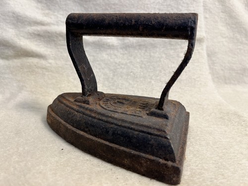 Vintage cast flat - cast,