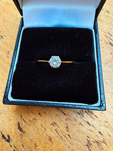 18carat yellow gold - 18carat, diamond