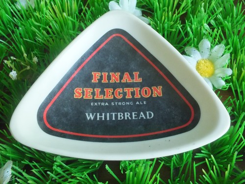 Vintage plastic triangle - ,