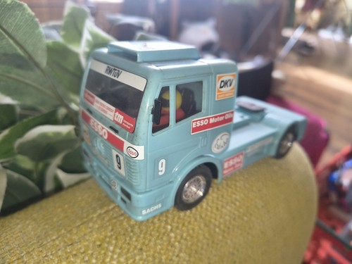 Scx 83840 mercedes truck - 1/32,