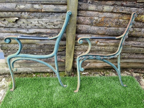 Pair heavy cast - heavy, iron