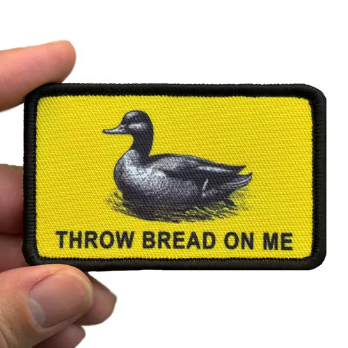 Throw bread duck - on,