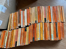 81x Vintage ORANGE Penguin Books  - SUPERB NR UNIFORM LOT *FABULOUS LOT* DECOR