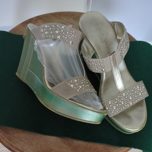 Russell and bromley - russell,