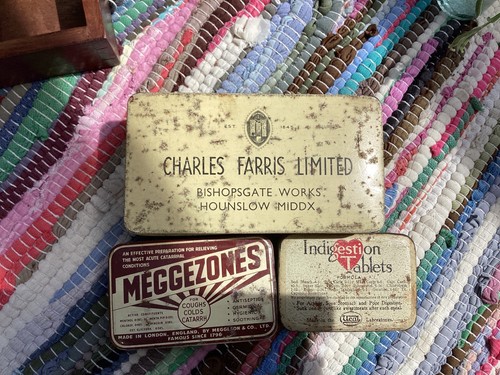 Bundle old tins - ,, x