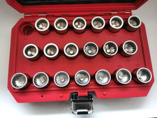 PORSCHE MASTER LOCKING WHEEL