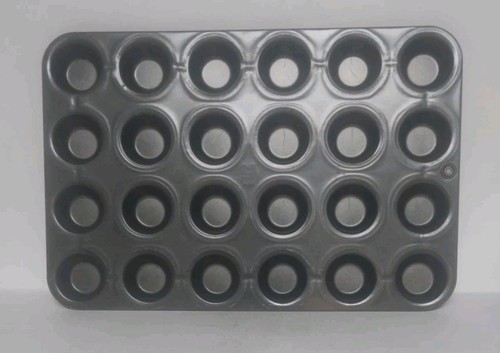 Pampered chef mini - mini, muffin